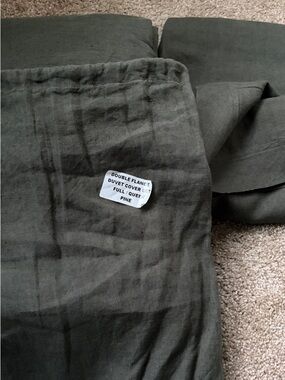 Quince European Linen Double Flange Duvet Cover Set - 2 shams - NEW